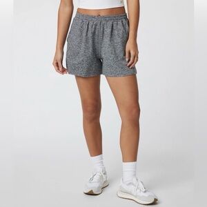 Vuori Women’s Boyfriend Shorts Small Heather Gray